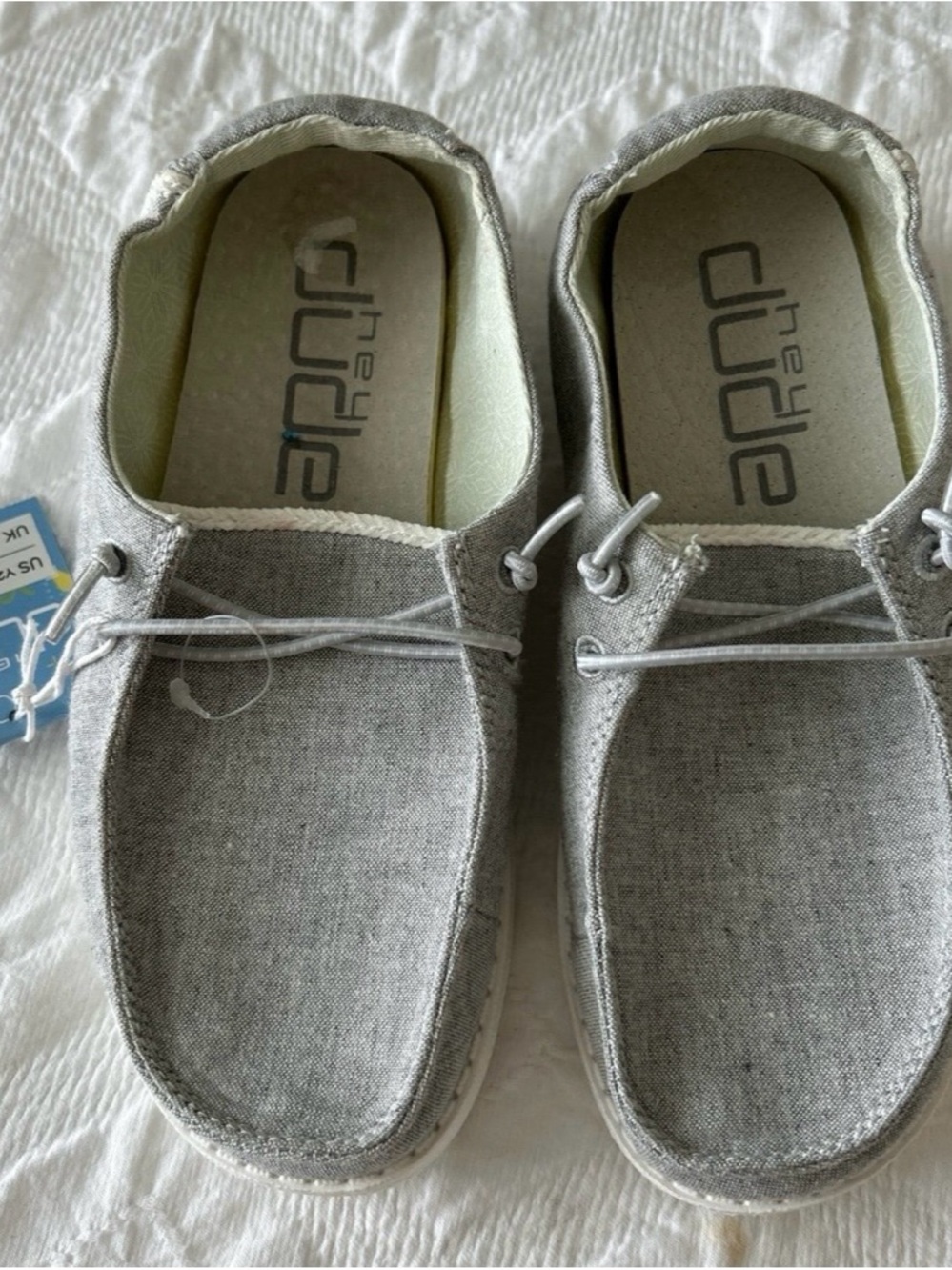 Hey dude New Shoes, For Kids, Size 1, Color Light Grey.